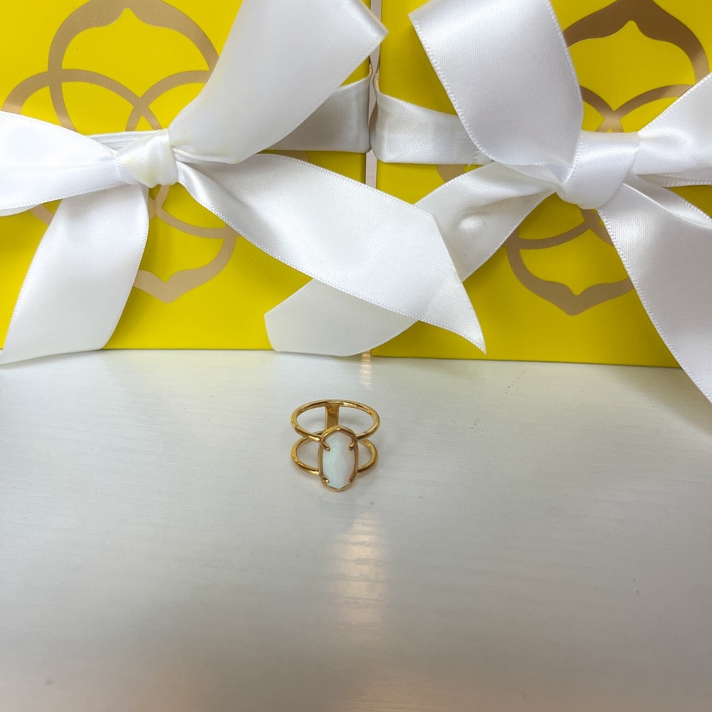 Kendra Scott: Demi Fine Elisa Ring w/ Rainbow Moonstone (SS base)